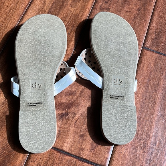 DV by Dolce Vita White Gotie Sandal - Picture 4 of 4